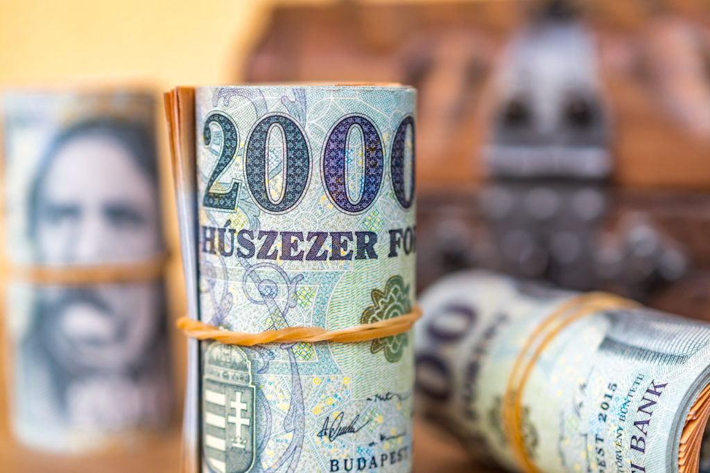 Index: Mutatjuk, milyen fizetések vannak a magyar emberek pénztárcájába